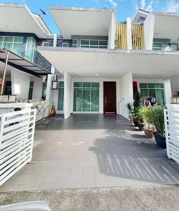 Jovial 2 Storey Home 4Room 6Pax Only @Alma Jusco Bukit Mertajam
